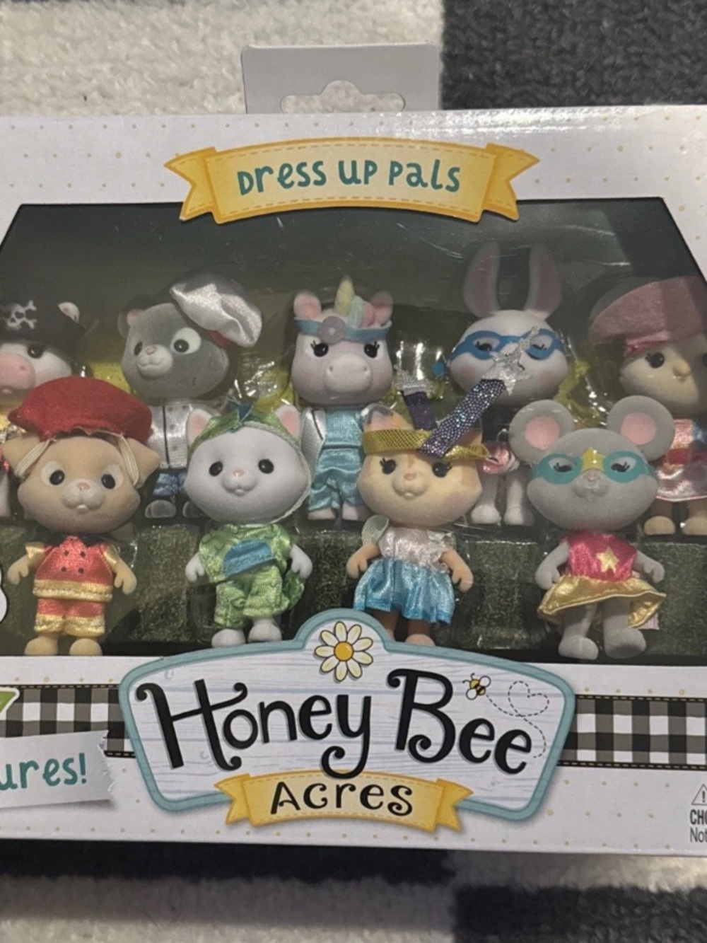 Honey Bee Acres Dress Up Pals Kids Toy Set - Multicolor 9 figures.